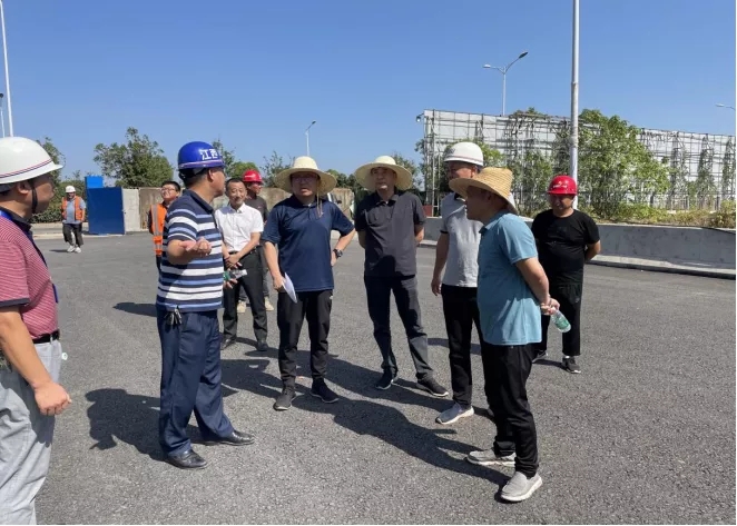 章勇視察青山湖西岸片區(qū)基礎(chǔ)設(shè)施建設(shè)工程、丹霞路道路及綜合管廊工程EPC項(xiàng)目工程  