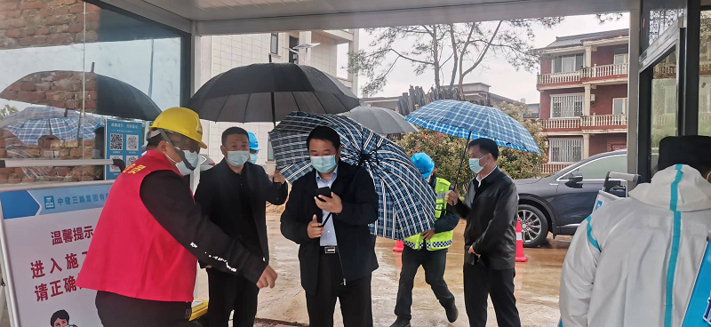 集團(tuán)公司黨委委員、副總經(jīng)理羅輝赴西二環(huán)高速項(xiàng)目檢查疫情防控及項(xiàng)目推進(jìn)工作